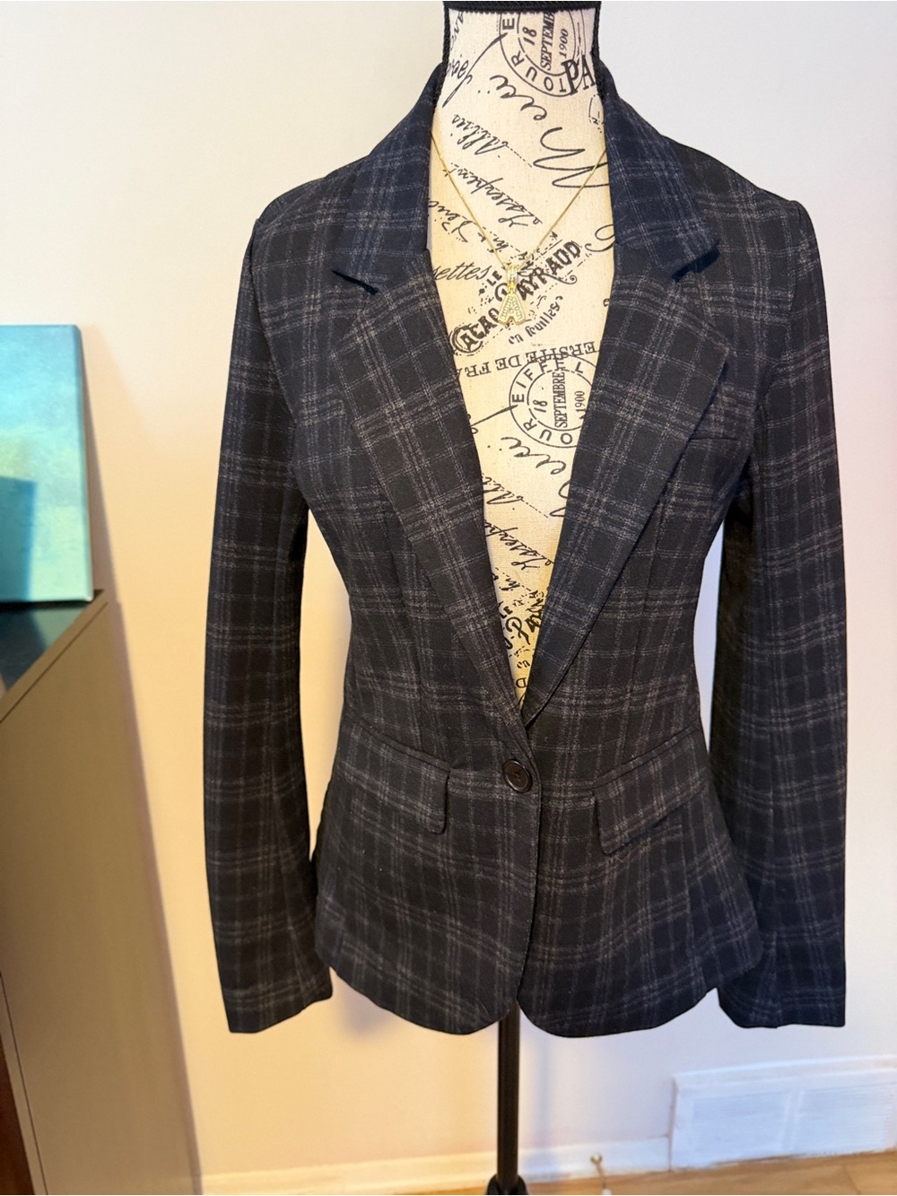 Liverpool Los Angeles Navy Black Plaid Fitted One Button Blazer Jacket. Stretch